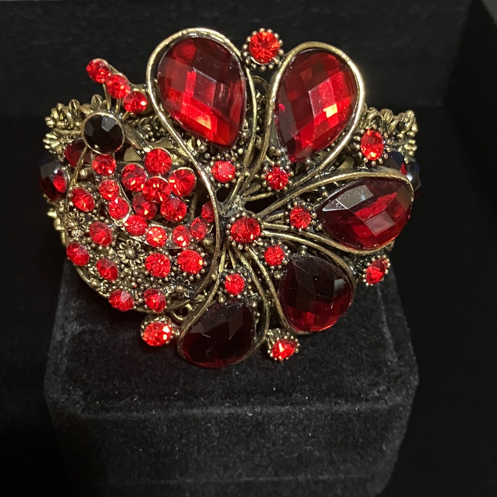Vintage-Inspired Red Crystal peacock Bracelet - Women Jewelry